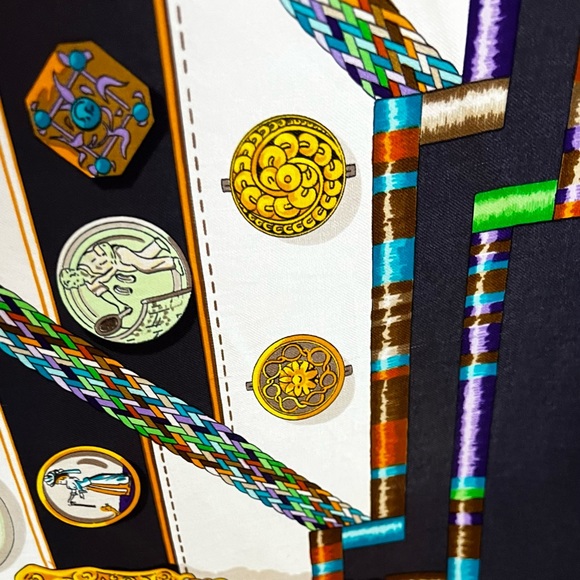 Hermès Multicolor Silk ‘Petit Main’.  By Caty Latham Scarf.  35” - Picture 13 of 16